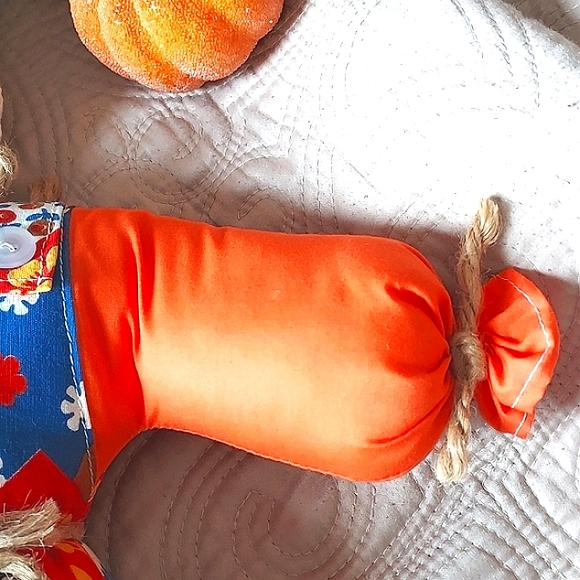 PLUSH SCARECROW DECOR - Picture 4 of 8